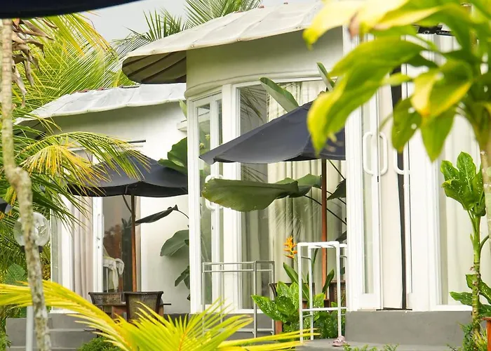 ロッジ De Sila House And Pool *